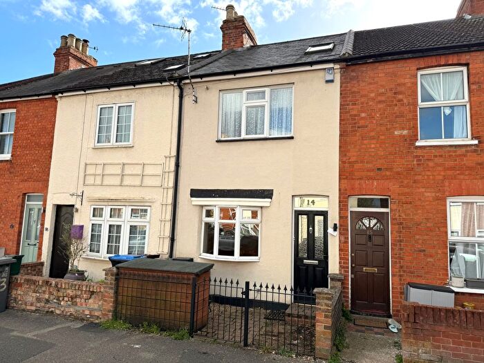 2 Bedroom Terraced House For Sale In Hythe Park Road, Egham, Surrey, TW20