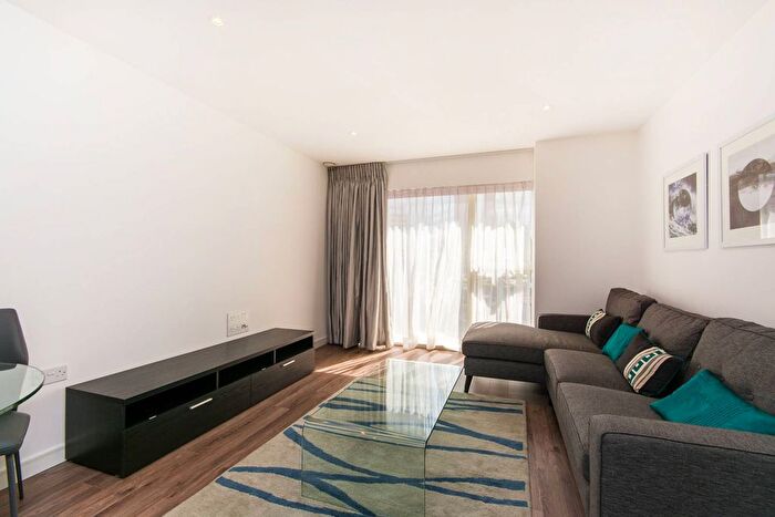 2 Bedroom Flat To Rent In Saffron Square, Croydon, CR0