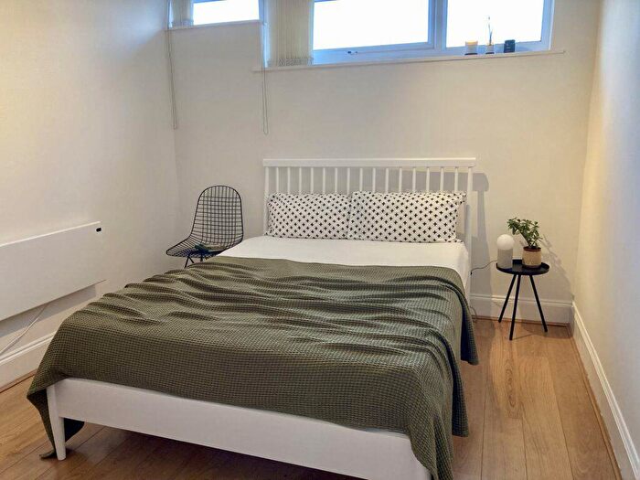 1 Bedroom Flat To Rent In London Road, Stoneygate, Leicester, LE2