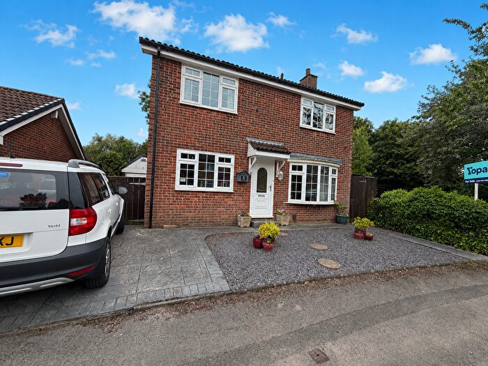 4 Bedroom Detached House For Sale In Cedarwood Glade, Middlesbrough, TS8