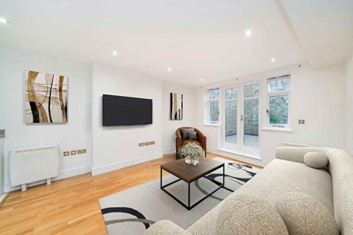 3 Bedroom Terraced House For Sale In Dagenham, Essex, RM9