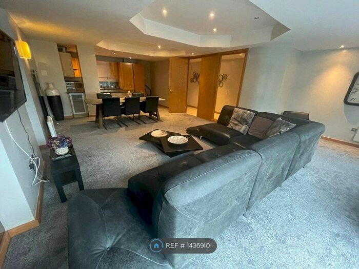 3 Bedroom Flat To Rent In Waterloo Street, Leeds, LS10