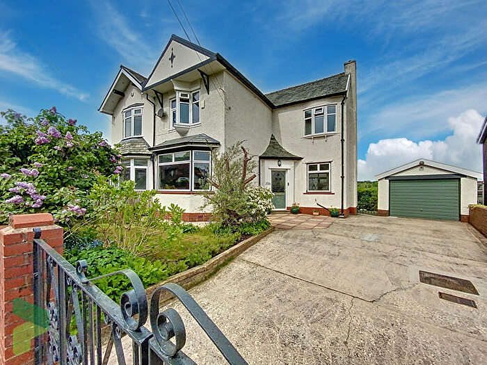 3 Bedroom Semi-Detached House For Sale In Tockholes Road, Darwen, BB3