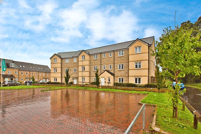 2 Bedroom Flat For Sale In Raven Court, Houndstone, Yeovil, BA22