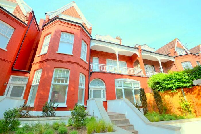 2 Bedroom Flat To Rent In Queens Avenue, London, N10