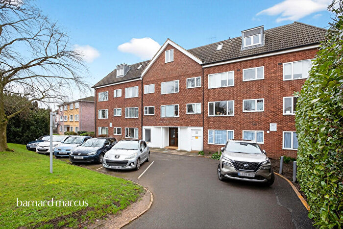 1 Bedroom Flat For Sale In Gainsborough Road, London, N12