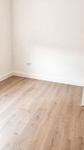 Property To Rent In Ballards Lane, Finchley, N3