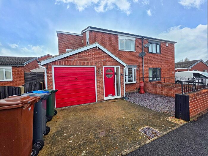 3 Bedroom Semi-detached House For Sale In Stretton Road, Barnsley, S71