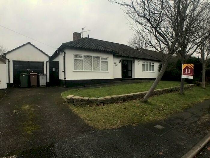 2 Bedroom Bungalow To Rent In Inglegreen, Heswall, Wirral, CH60
