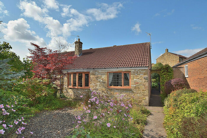 2 Bedroom Semi-Detached Bungalow For Sale In St. Nicholas Close, Richmond, DL10