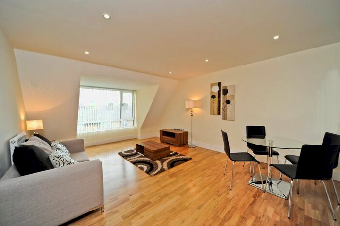 1 Bedroom Flat To Rent In Grant House, Liberty Street, Clapham, London, SW9