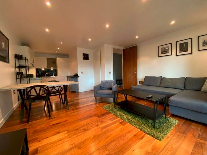 2 Bedroom Apartment To Rent In Clowes Street, Salford, M3