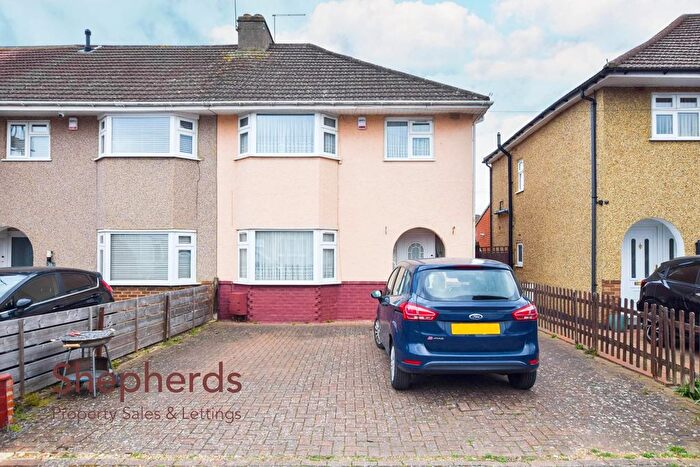 3 Bedroom End Of Terrace House For Sale In Hatton Road, Cheshunt, Hertfordshire, EN8