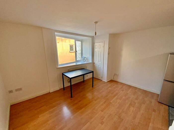 1 Bedroom Flat To Rent In Stokes Croft, Bristol, BS1