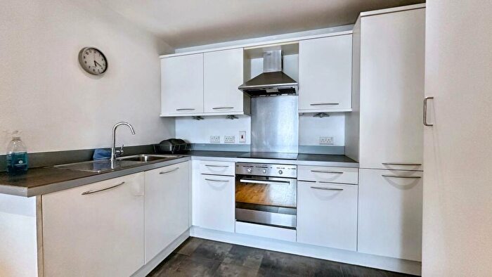 1 Bedroom Flat To Rent In King Square Avenue, Bristol, BS2