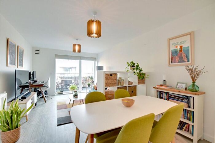 1 Bedroom Apartment For Sale In Bowen Drive, Charlton, London, SE7