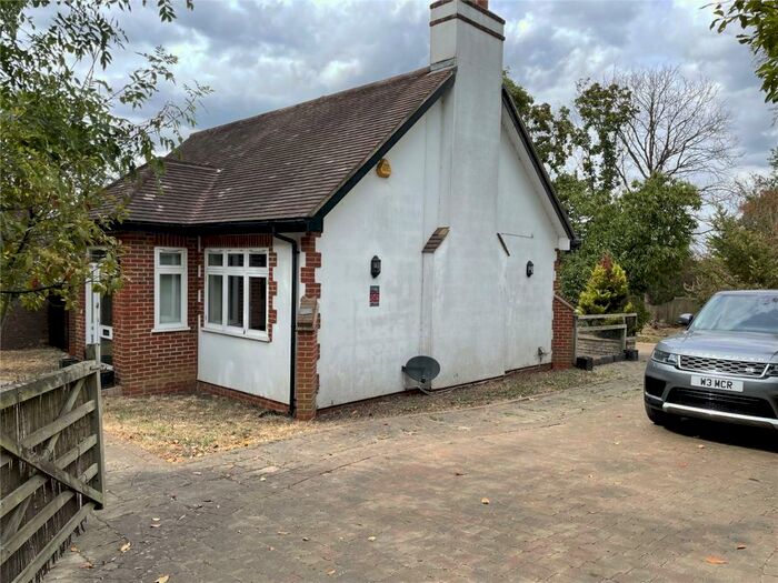 3 Bedroom Detached House To Rent In Totteridge Common, Totteridge, Greater London, N20