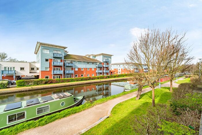 2 Bedroom Flat To Rent In Trout Road, Yiewsley, West Drayton, UB7