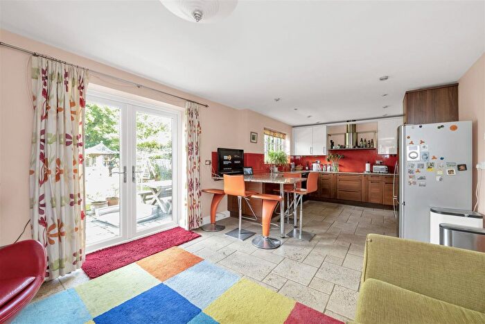 5 Bedroom Detached House For Sale In Lime Avenue, Blackmore End, AL4