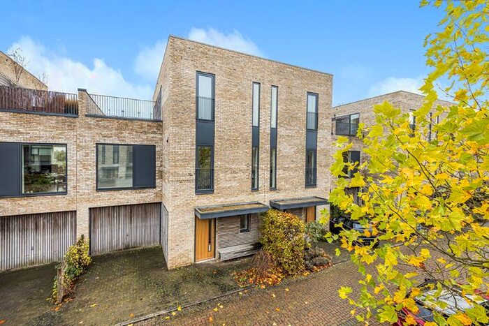 4 Bedroom Detached House To Rent In Kingfisher Gardens, Cambridge, CB2