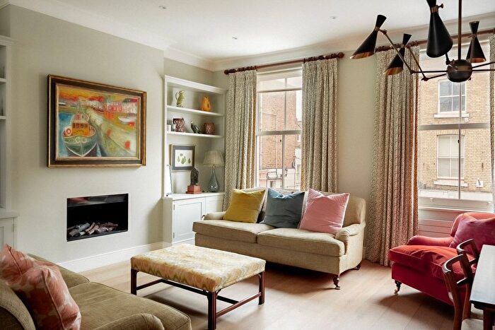 3 Bedroom Flat To Rent In Portobello Road, Notting Hill, W10