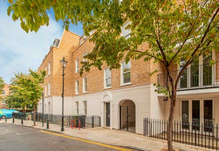 3 Bedroom Flat To Rent In Friend Street, London, EC1V