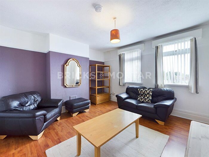 3 Bedroom Flat To Rent In Kenton Road, Gosforth, Newcastle Upon Tyne, NE3