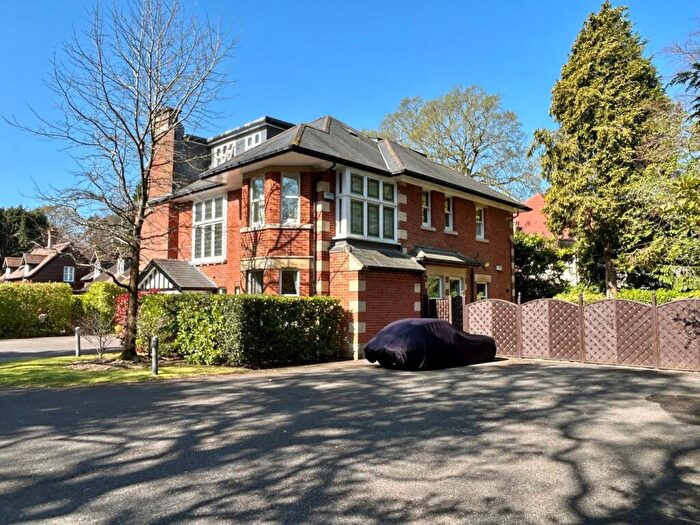 2 Bedroom Apartment For Sale In Talbot Avenue, Talbot Woods, BH3