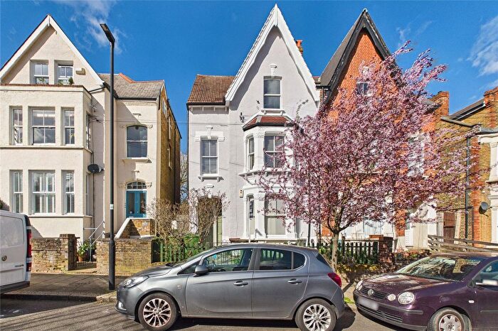2 Bedroom Flat For Sale In Deronda Road, London, SE24