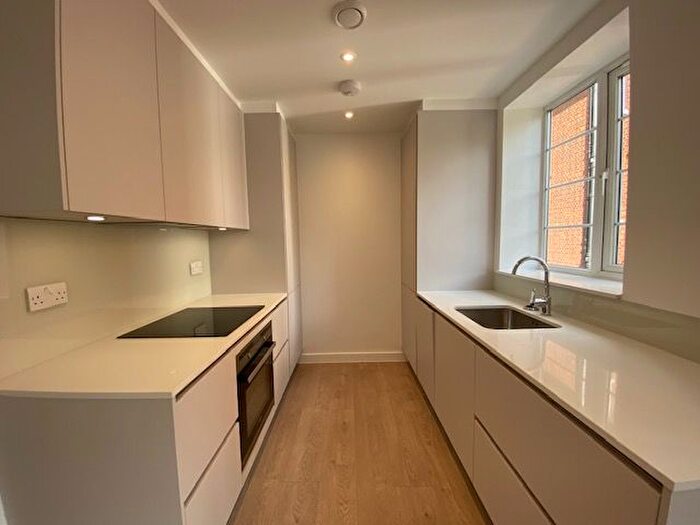 1 Bedroom Flat To Rent In Crouch End Hill, Crouch End, London, N8