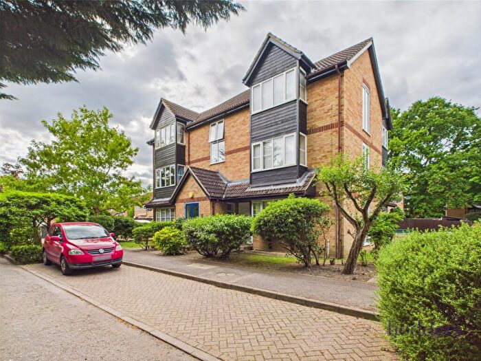 Studio For Sale In Addlestone, Surrey, KT15