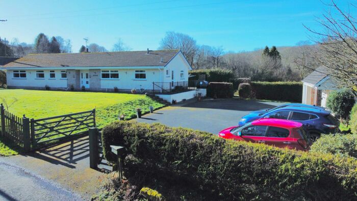5 Bedroom Bungalow For Sale In Cribyn, Nr Lampeter, SA48