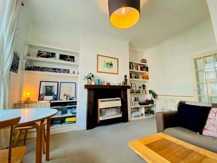 1 Bedroom Flat To Rent In Oakley Road, Islington, N1