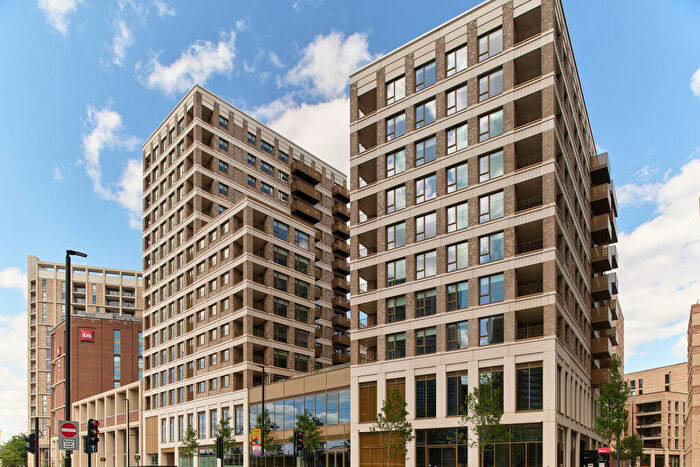 3 Bedroom Apartment To Rent In Fortunes Dock, Canning Town London, E16