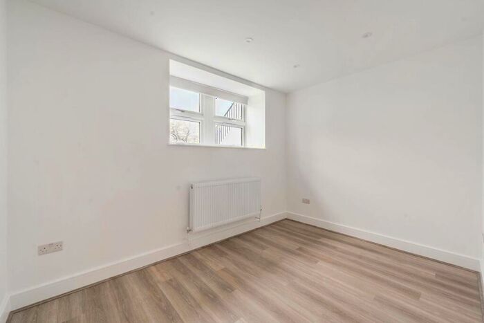 2 Bedroom Flat To Rent In Sunningfields Crescent, , Hendon, London, NW4