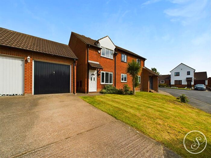 2 Bedroom Semi-Detached House For Sale In Burr Tree Drive, Leeds, LS15