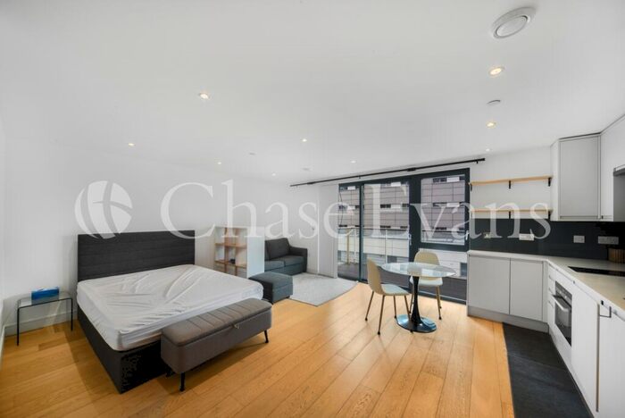 Flat To Rent In Commercial Street, Aldgate, London, E1