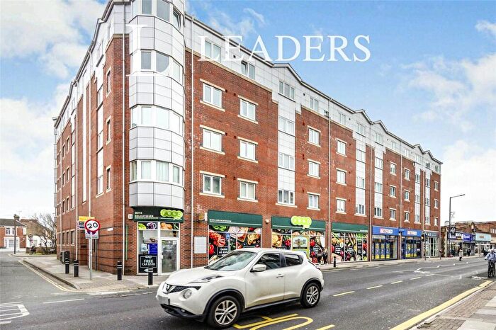 2 Bedroom Apartment For Sale In Nancy Road, Portsmouth, Hampshire, PO1