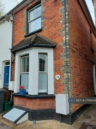 3 Bedroom Terraced House To Rent In Sycamore Road, Guildford, GU1