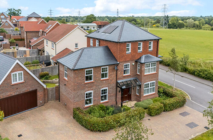 5 Bedroom Detached House For Sale In Papermill Avenue, Hook, Hampshire, RG27