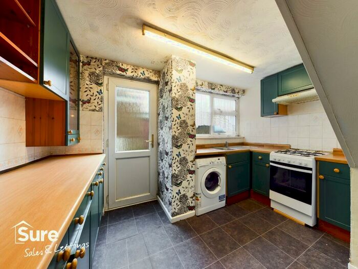 3 Bedroom Semi-Detached House To Rent In Wharfedale, Hemel Hempstead, Hertfordshire, HP2