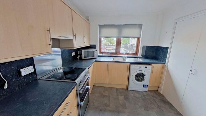 2 Bedroom Detached House To Rent In Carron Road, Falkirk, FK2