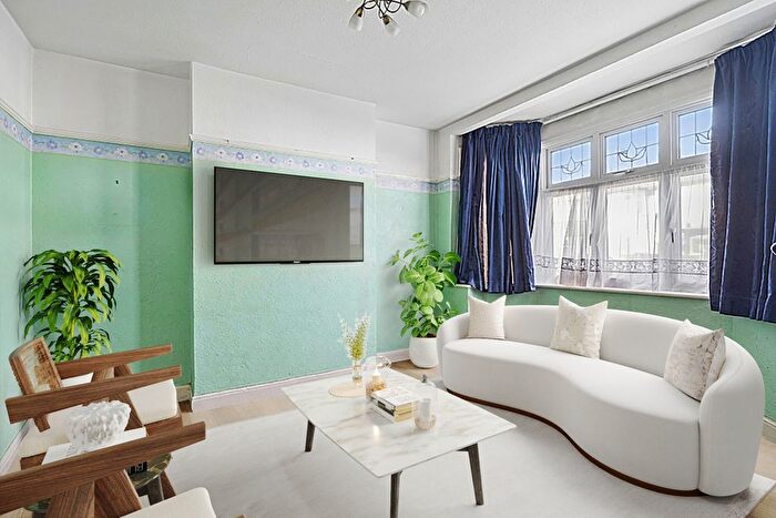 3 Bedroom End Terrace House For Sale In Hampden Road, Harrow Weald, Harrow, HA3