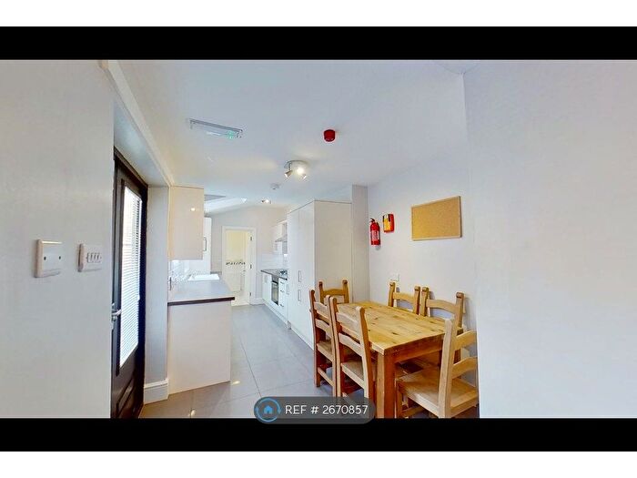 6 Bedroom End Terrace House To Rent In Rothesay Avenue, Nottingham, NG7