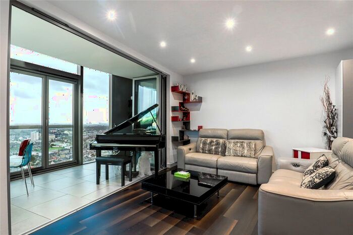 2 Bedroom Flat To Rent In Kew Eye Apartments, Brentford, TW8