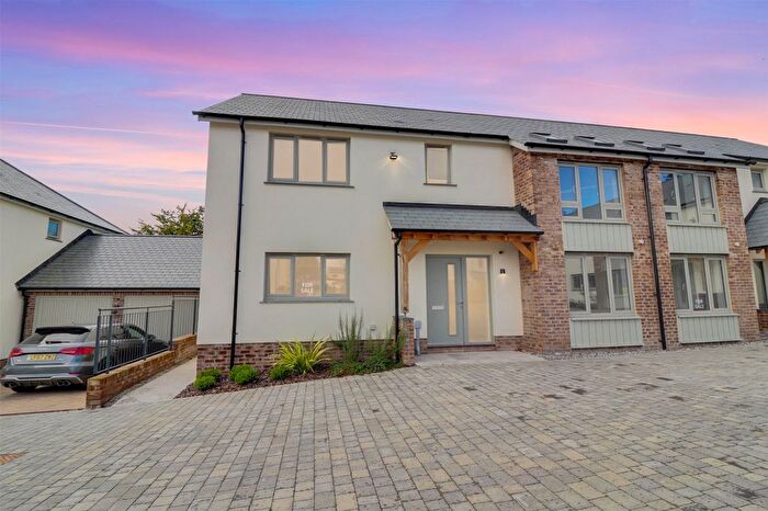 4 Bedroom Semi-Detached House For Sale In Market Gardens, Torrington, Devon, EX38