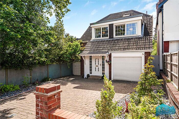 4 Bedroom Detached House For Sale In Eversley Park Road, London, N21