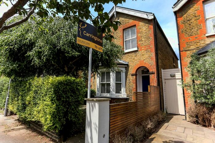 3 Bedroom Detached House To Rent In Kingston Upon Thames, Surrey, KT2