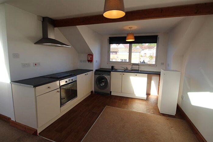 1 Bedroom Flat To Rent In Bryngwyn Road, Newport, NP20