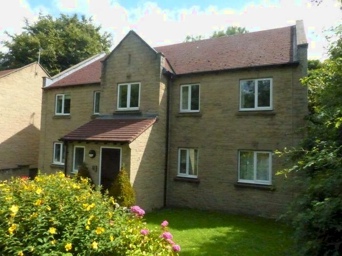 2 Bedroom Apartment To Rent In Bramhope, Leeds, West Yorkshire, LS16